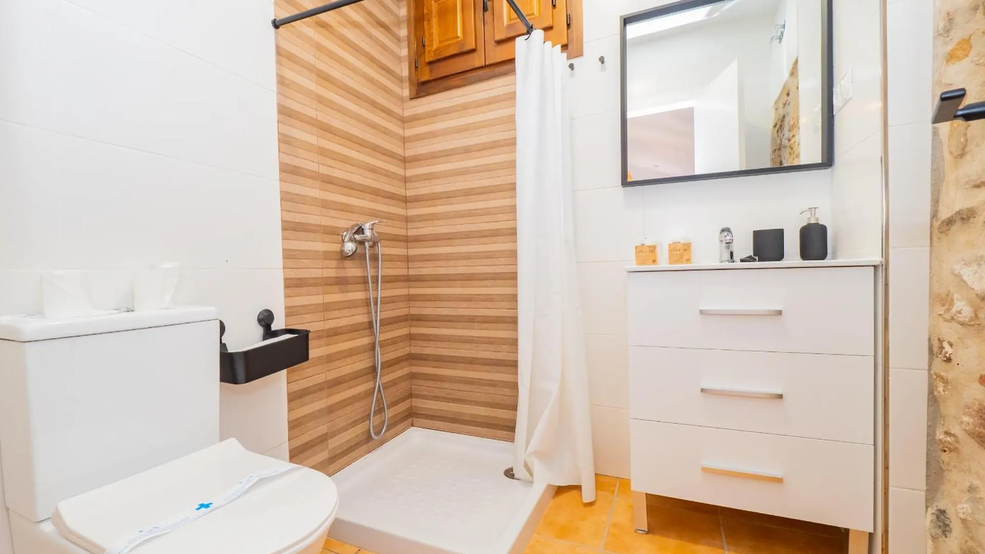 Guest house Cubo'S La Casa Del Arco Room Pajaro Cartama Spain